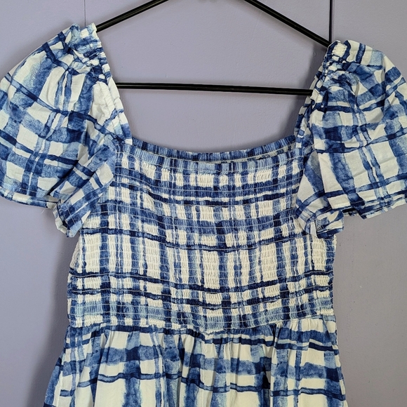 Gap Blue and White Checked Puff-Sleeve Midi Dress With Smocked Bodice - Picture 6 of 9